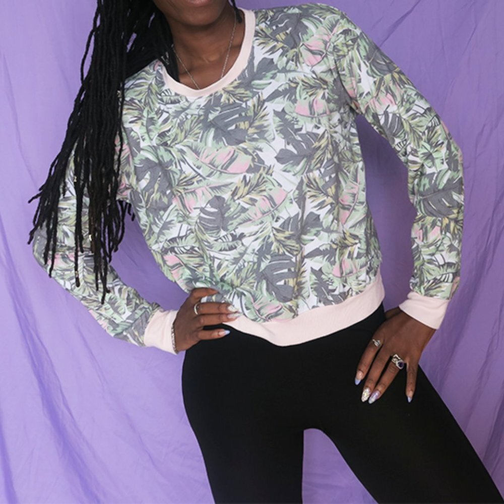 Sundry leaves plant sweat shirt in green and pink size 1 (small, 4-6).